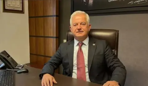 Cumhuriyet Eşit ve Onurlu Yaşamın Kapısıdır