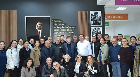 Biga Hamdi Bey Ticaret Meslek Lisesi Mezunları Yıllar Sonra Okullarında Buluştu