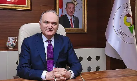 Başkan özlü'den Pusula'ya Kutlama