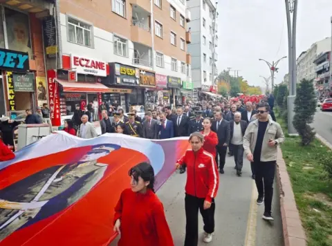Erciş’te Cumhuriyet Bayramı Coşkuyla Kutlandı