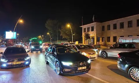 Erzurum'da derbi galibiyetini kutladılar
