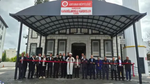 Adıyaman'da Deprem Yaraları Sarılıyor: Yeni Cami İbadete Açıldı