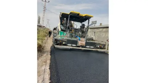 Iğdır’da Köy Yollarında Asfalt Seferberliği: Yukarı Çamurlu Okul Yolu Sıcak Asfalta Kavuşuyor