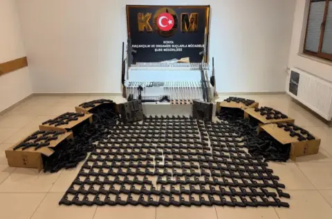 İşyerlerine polis baskını! Binlerce silah parçası ele geçirildi