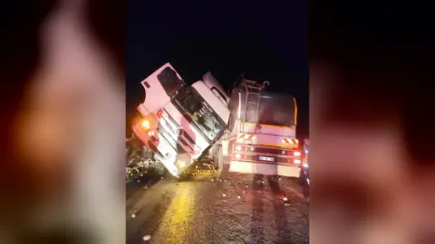 Patates yüklü TIR ile tanker çarpıştı