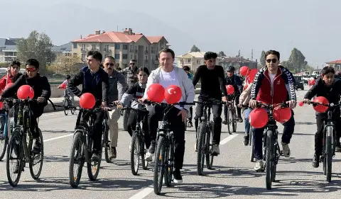 Yüksekova’da Cumhuriyet için Pedal çevirdiler