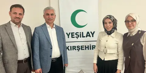 Bağımlılıkla mücadelede bölgesel güç birliği: Yeşilay Kırıkkale heyeti Kırşehir'deki zirveye katıldı!