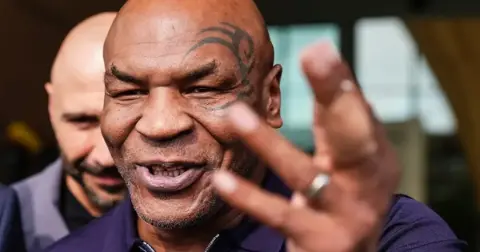 Boks Efsanesi Mike Tyson Tuzlu Kahve Dizisine mi Katılıyor?