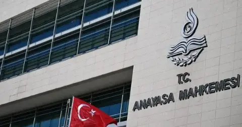 AYM'den emsal karar: Okul değiştirme cezası alan 2 öğrenciye 50'şer bin TL tazminat!