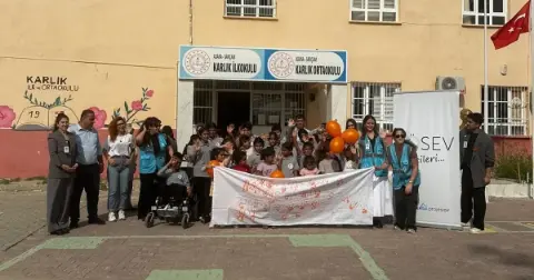 Sarıçam'da Miniklerden Lösemiye Karşı Güçlü Dayanışma Mesajı