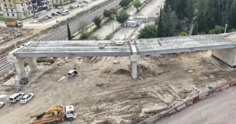 Ceyhan’da üst geçit köprüsü projesinde sona yaklaşılıyor
