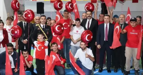 Karaisalı’da Cumhuriyet Bayramı coşkusu özel bireylerle yaşandı