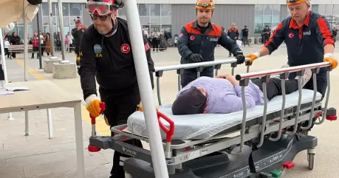 Osmaniye Eğitim ve Araştırma Hastanesi’nde gerçeği aratmayan tatbikat