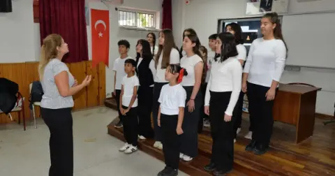 Yavuzlar Ortaokulu Cumhuriyet Bayramı’nı coşkuyla kutladı