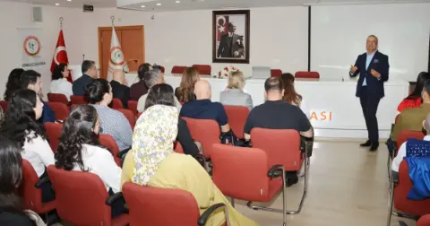 Adana Eczacı Odası’nda Atatürk ve Cumhuriyet’in kuruluş felsefesi konuşuldu