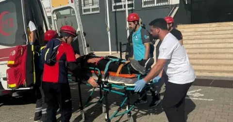 Adana’da lisede gerçeğini aratmayan yangın tatbikatı düzenlendi