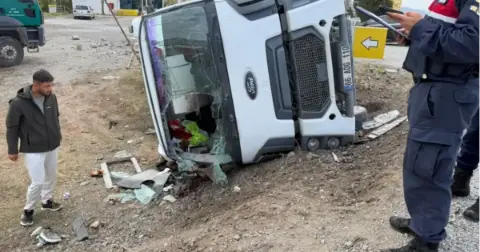 Yozgat’ta beton mikseri devrildi: Sürücü yaralandı