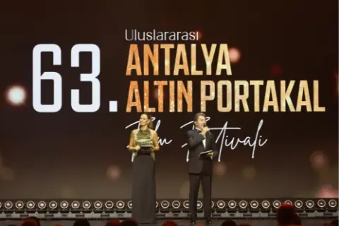Adana’da “Kanlı Nigar” oyunu sanatseverlerden tam not aldı