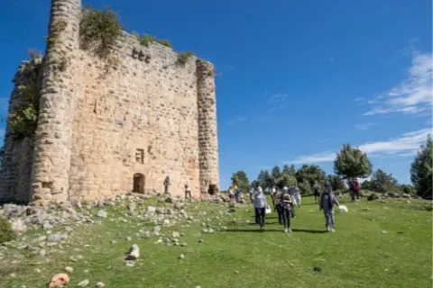 Mersin’de 80 doğasever Tarihi Kilikya Yolu’nda 7 kilometre yürüdü