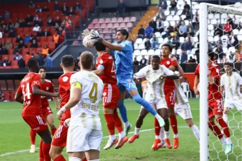 Adana 01 FK Kütahyaspor ve Ankaragücü maçlarına galibiyet parolasıyla hazırlanıyor