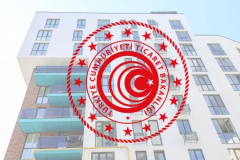 Çorum’da freni boşalan beton mikseri devrildi: 3 yaralı