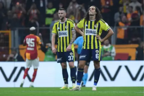 Galatasaray-Fenerbahçe derbisinin ardından saha karıştı