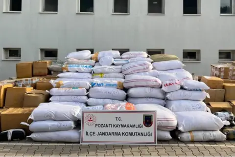 Adana'da 20 milyon TL değerinde kaçak tütün ele geçirildi