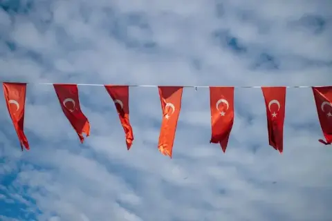 28 Ekim'de mesai yarım gün: Okullar, bankalar ve kamu kurumları ne zaman kapanacak?