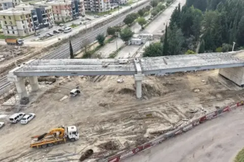 Ceyhan’da üst geçit köprüsü projesinde sona yaklaşılıyor