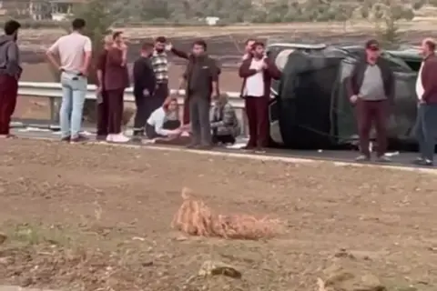 Kontrolden Çıkan Araç Şarampole Uçtu: 3 Kişi Yaralandı