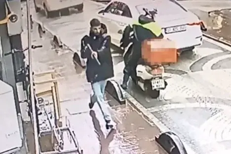 Şehrin en işlek caddesinde tüfekle rastgele ateş açtı, 4 kişi yaralandı