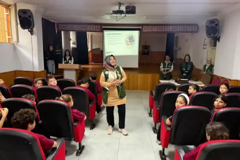 Meryem Abdurrahim Gizer Ortaokulu’nda “Benim Kulübüm Yeşilay” etkinliği ile öğrencilere farkındalık kazandırıldı