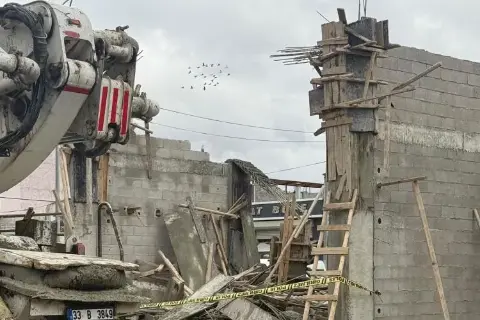 Gaziantep’te inşaatta kalıp çöktü: 3 işçi yaralandı