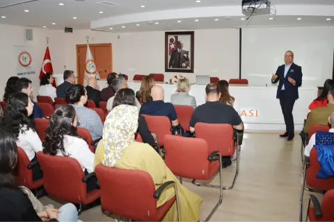 Adana Barosu’nda genç hukukçuların beklenti ve önerileri dinlendi