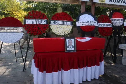 Hayatını kaybeden Muratpaşa Kaymakamı toprağa verildi