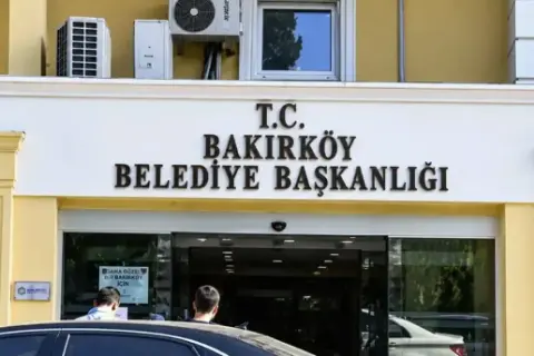 Kozan’da motosikletli saldırganlar dehşet saçtı