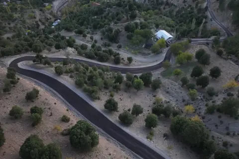 Adana'da çift sıra park tepkisi: Trafik içinden çıkılmaz hale geldi