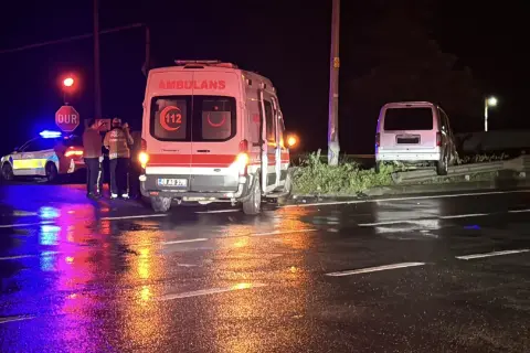 Rize’de ambulans ile hafif ticari araç çarpıştı: 5 hafif yaralı