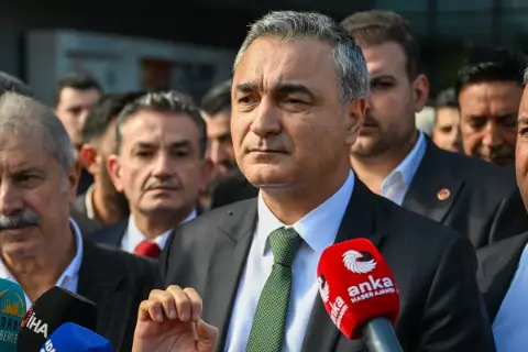 Tufanbeyli Belediye Başkanı Ahmet Aktürk CHP’den istifa etti
