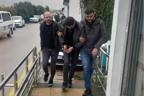 Adana'da kızını hastanede öldürmek isteyen baba tutuklandı