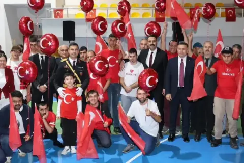 Karaisalı’da Cumhuriyet Bayramı coşkusu özel bireylerle yaşandı