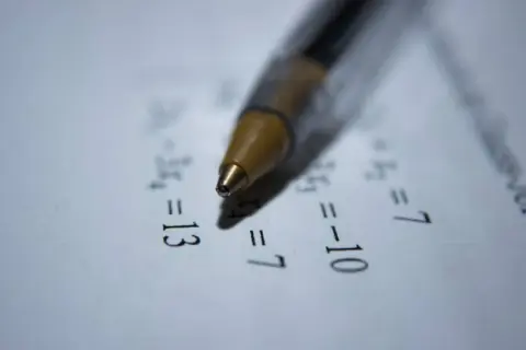 Modern matematik eğitiminin krizi: Sembolün gerçeklikten kopuşu ve kavrayışın zayıflaması (8)