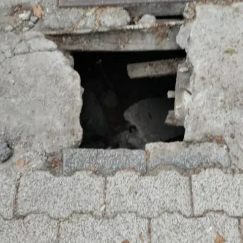 Yenişehir mahallesi'ndeki çukur tehlike oluşturuyor