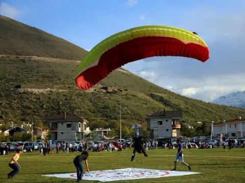 Talas paraşüt iniş alanı mahkemelik oldu
