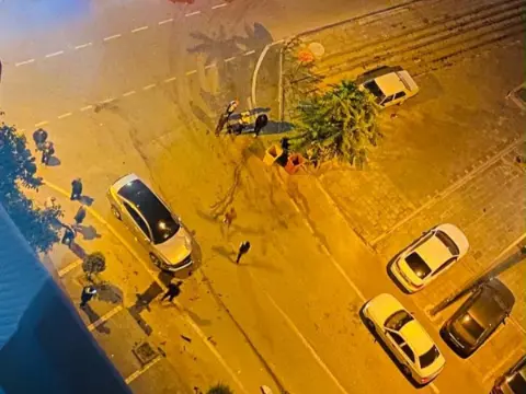 Battalgazi Mahallesi'nde otomobil motosikletliye çarptı