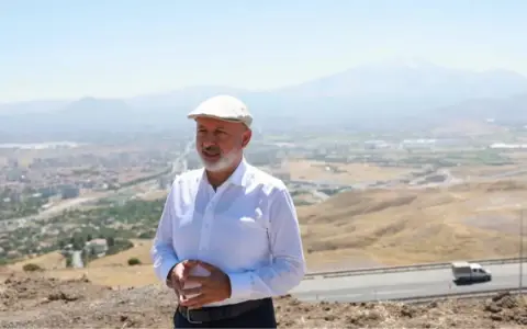 Erkilet Millet Bahçesi'nde Kent Balkonu yapımına başlandı