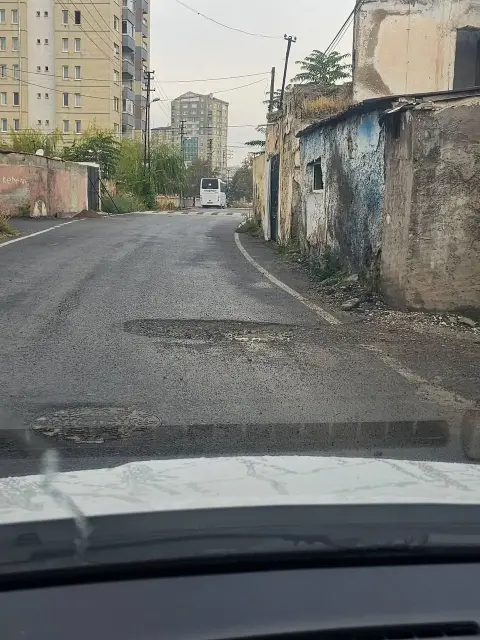 Battalgazi Mahallesi'nde bozuk yol vatandaşları mağdur ediyor