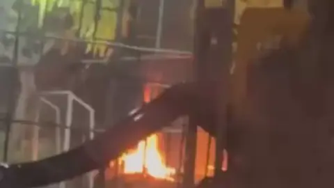 Talas Kiçiköy Mahallesi'nde parkta ateş yakma tepki çekti
