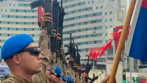 Jandarma’dan nefes kesen 29 Ekim gösterisi