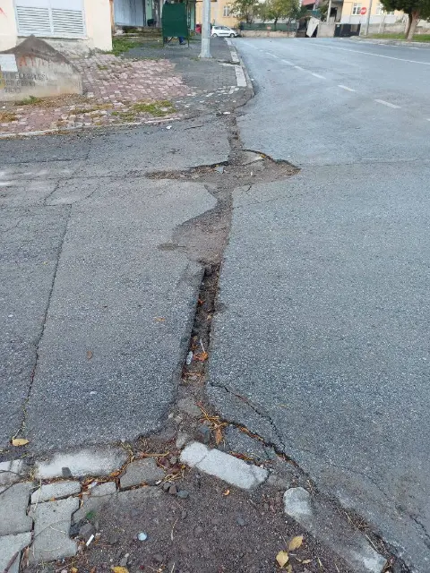Danişmentgazi'de Yol Çilesi: Tanyeri Sokak İçin Onarım Çağrısı